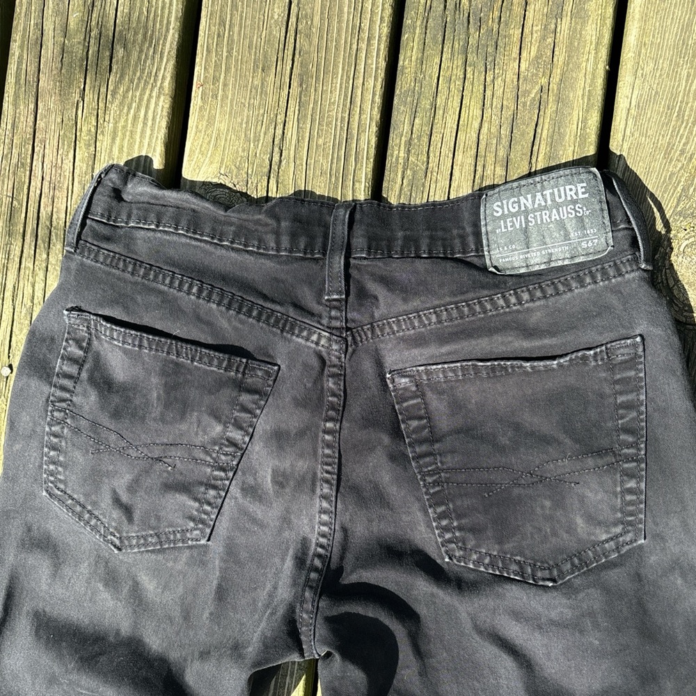 29x30 Black Signature Levis | straight legged |7inch leg opening